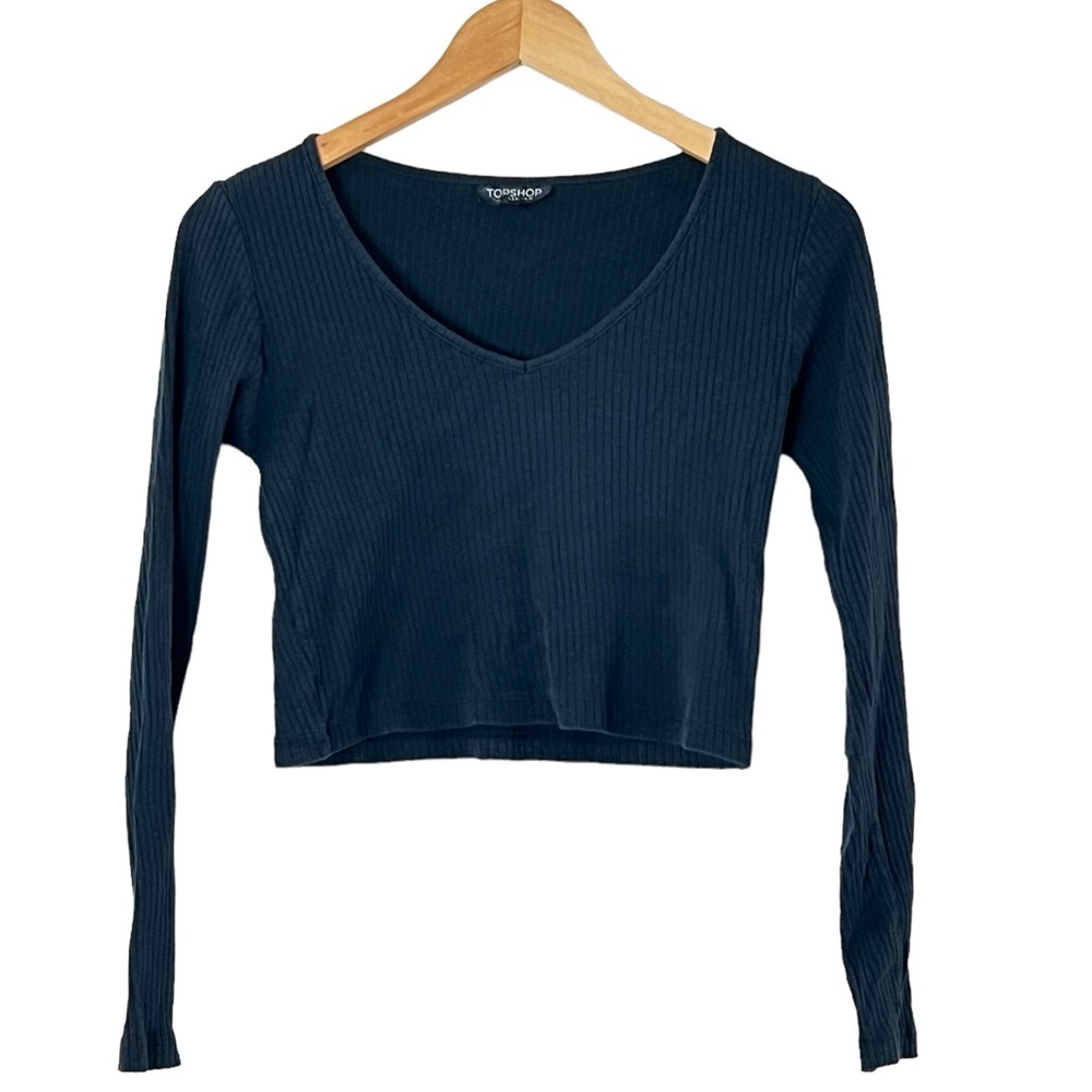 Topshop | Black ribbed knit v-neck cropped long sleeve tee shirt size 6